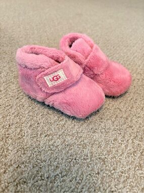 UGG bixbee Pink Plush Infant Slippers